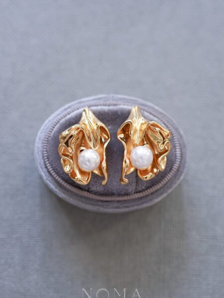 Sea Shell Earrings - 18k Yellow Gold