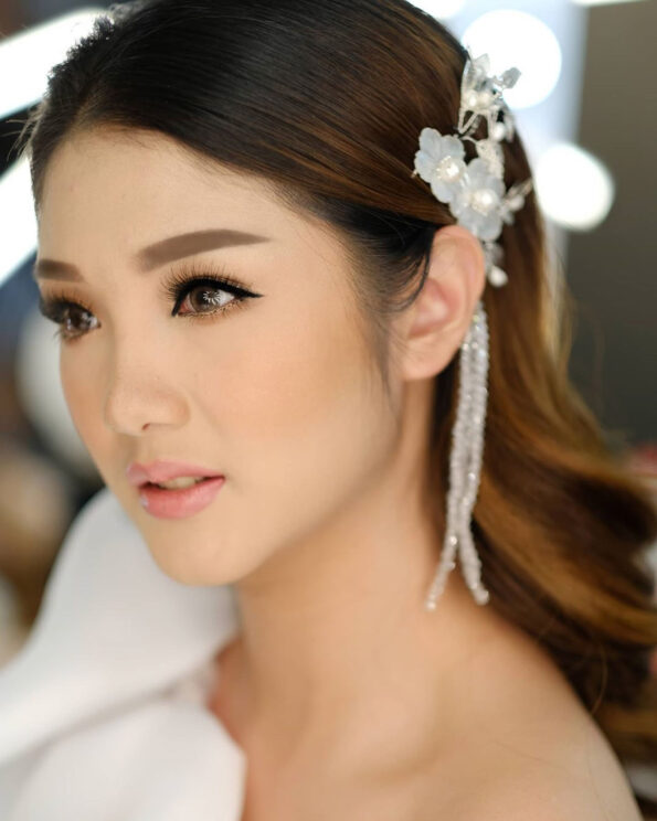 ACC-201900022-Winter-Garden-Earpiece-White-Silver-White-Left-2