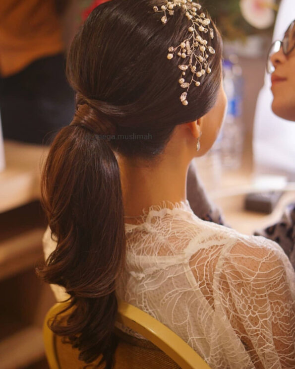 ACC-201900161-Entangled-Hairvine-White-Silver-5