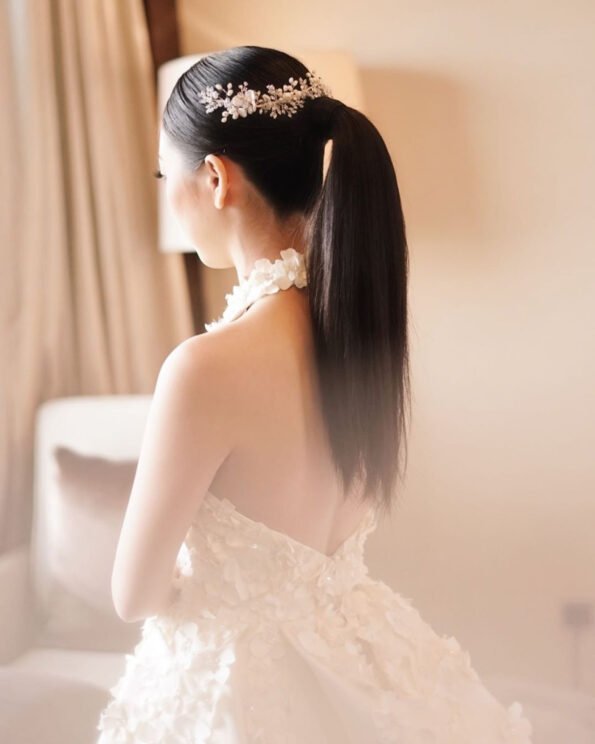 ACC-201900162-Extravagant-Pearl-Flower-Side-Hairvine-White-Silver-1