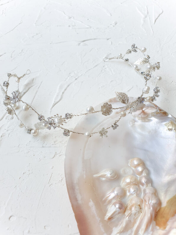 ACC-201900215-Twisting-Vinery-Headband-White-Silver