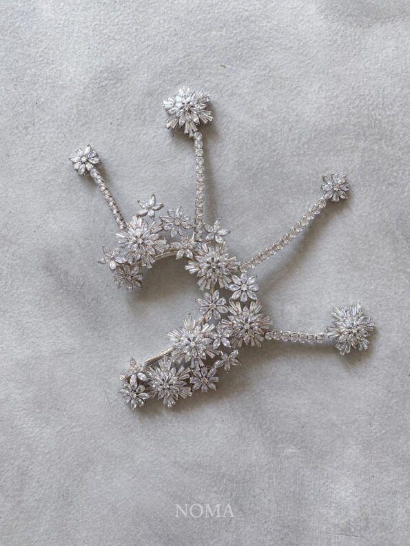 ACC-202000028-Snowflakes-Garden-Earpiece-White-Gold-Left