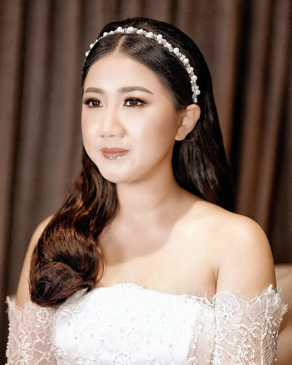 ACC-202000083-Simply-Shine-Pearl-Headband-White-Silver-5