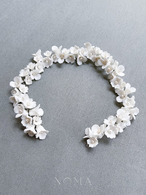 ACC-202100046-Clay-Flower-Simple-Blossom-HairvineBelt-White-Silver-2
