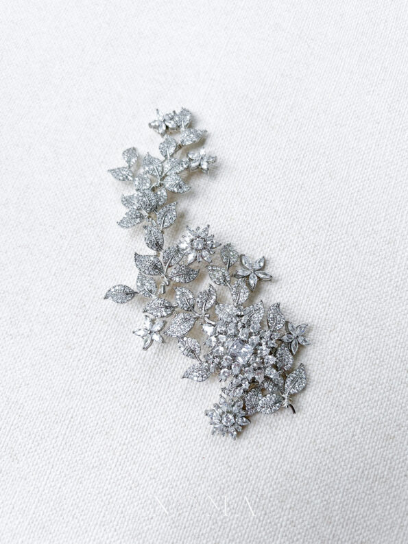 ACC-202200007-Paved-Twigs-Royal-Art-Side-HairvineBrooch-White-Gold-Left-1