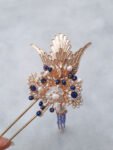 CHN-201900139-Flying-Phoenix-Garden-Hairpin-Gold-Sapphire-Left