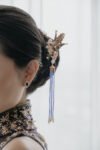 CHN-201900139-Flying-Phoenix-Garden-Hairpin-Gold-Sapphire-Left
