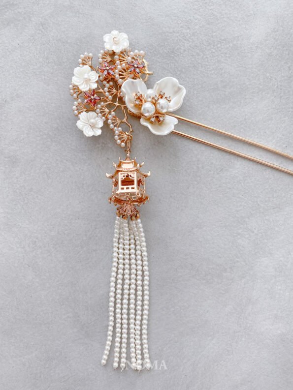 CHN-201900153-Pagoda-Ruby-Hairpin-Gold-Ruby-Right