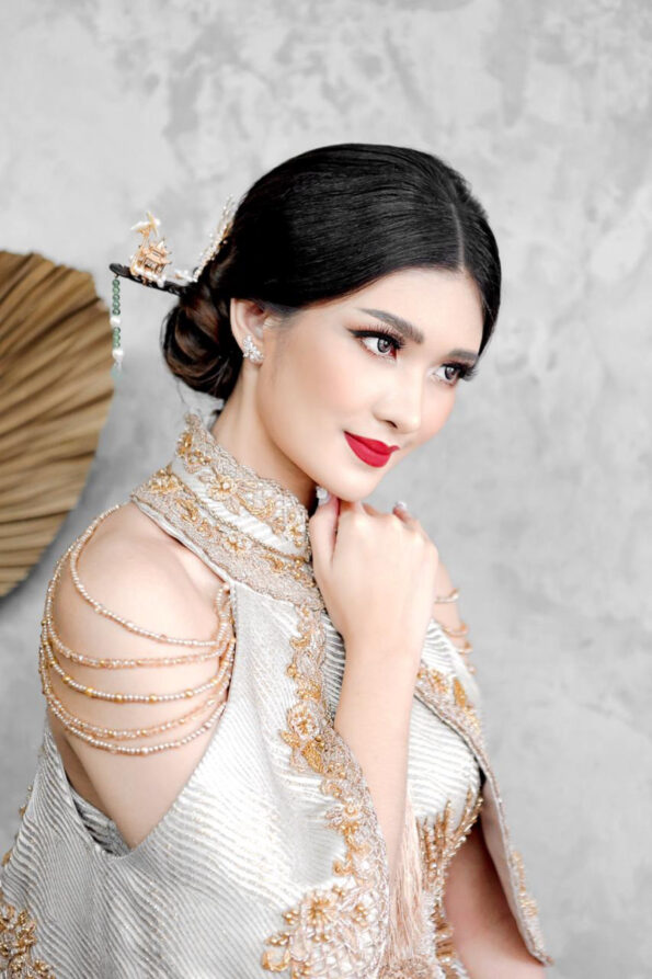 CHN-202000093-Pavilion-Garden-Wooden-Hairpin-Gold-Right-1