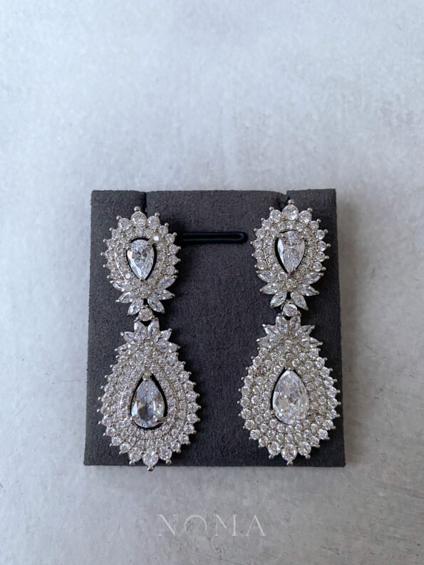 DJW-201900121-Dazzling-Pear-Radiant-Earrings-Rhodium-White-Gold