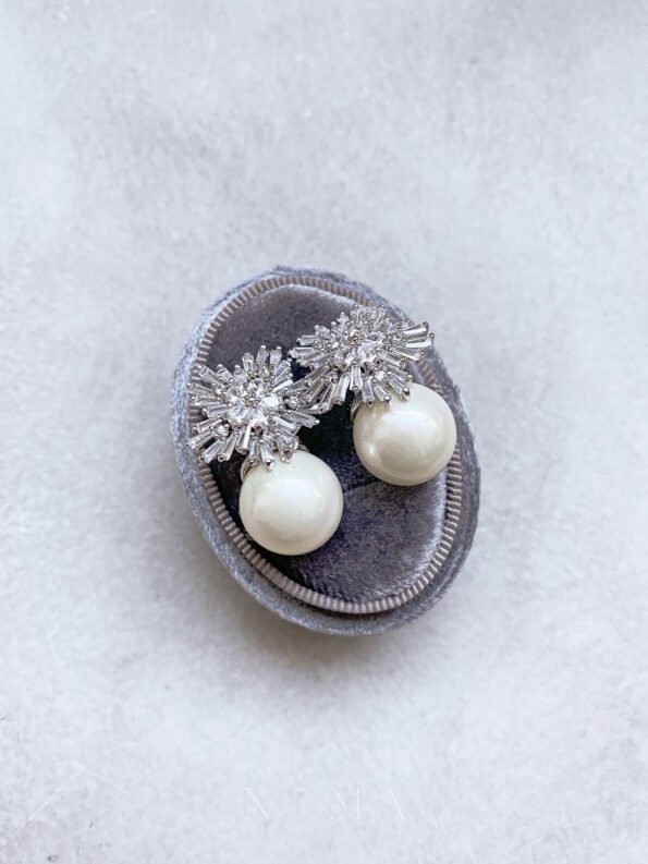 DJW-201900181-Grace-Kelly-Earrings-Rhodium-White-Gold-White-Pearl-1