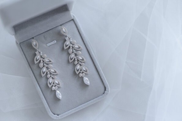 DJW-201900191-Iris-Earrings-Rhodium-White-Gold-1