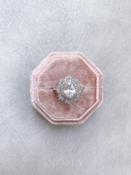 Vintage Oval Ring - Rhodium White Gold, White Diamond