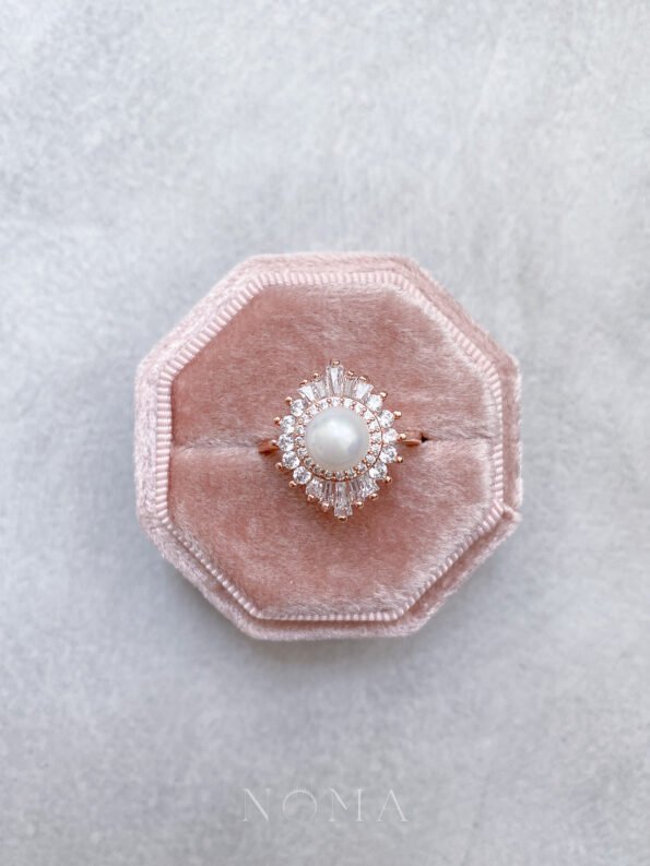 DJW-202000165-Vintage-Pearl-Ring-18k-Rose-Gold-White-Pearl-Adjustable