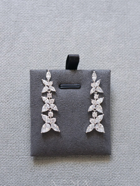 Tiffany & Co Earrings - Rhodium White Gold