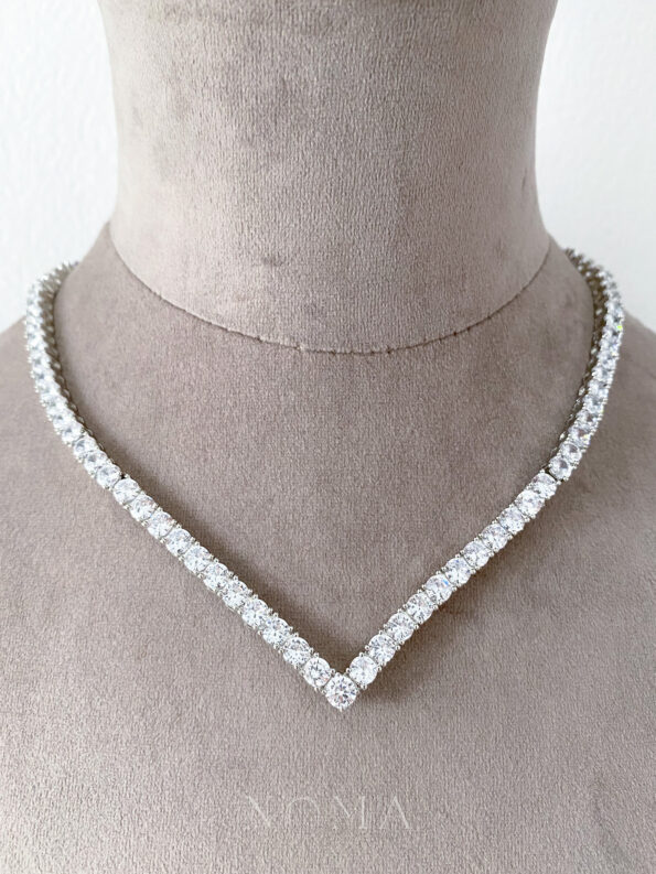 DJW-202100061-V-Round-Descending-Choker-Rhodium-White-Gold-1