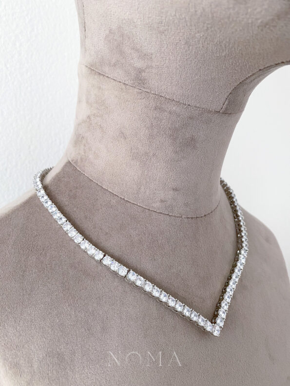 DJW-202100061-V-Round-Descending-Choker-Rhodium-White-Gold-2
