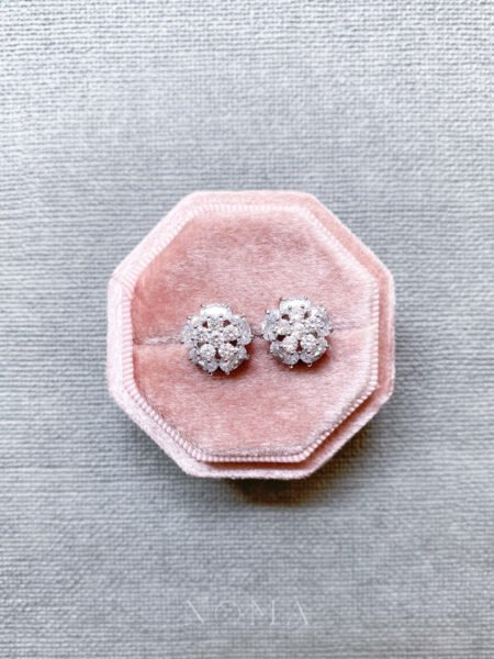 Oval Flower Earrings - Rhodium White Gold (Clip)