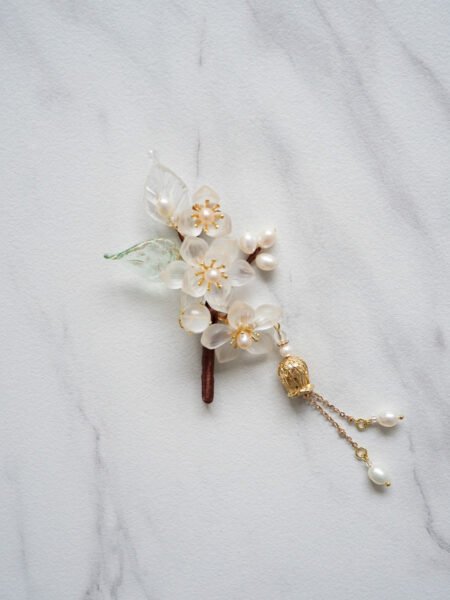 CG Anemone Brooch - Gold, White
