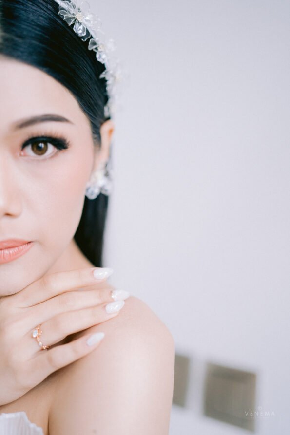FLR-202000054-LR-Transparent-Flower-Headband-Silver-Transparent-1