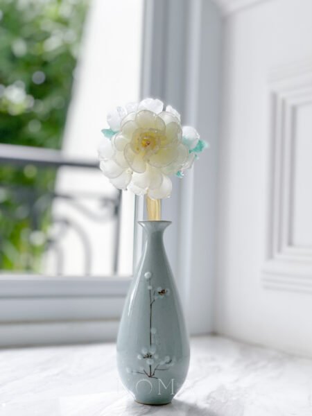 HS Carnation Hairpin - Gold, White