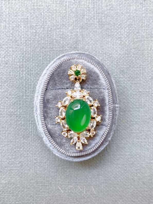 JJW-202100022-Superior-Oval-Jade-Fancy-Pendant-18k-Yellow-Gold