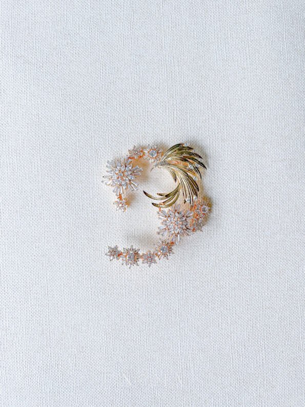 ACC-202200023-Wing-to-Fly-Earpiece-Gold-Left
