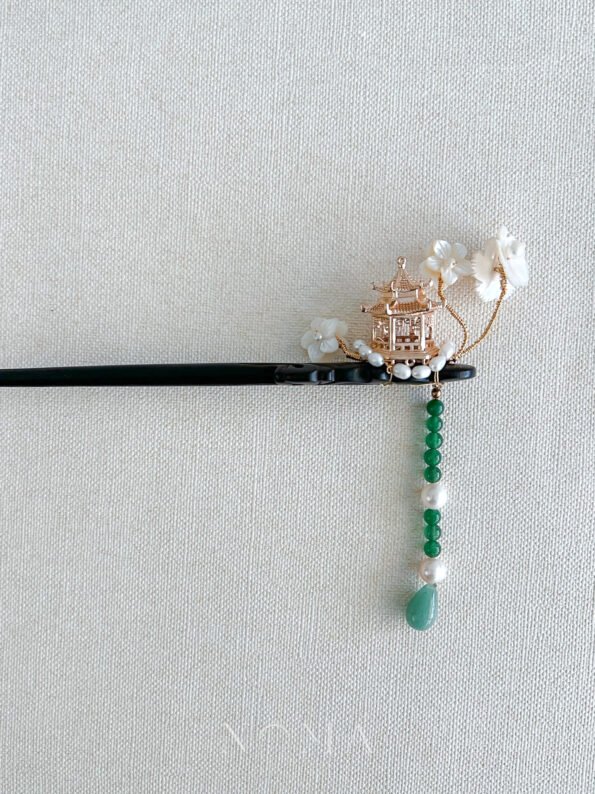CHN-202000092-Pavilion-Garden-Wooden-Hairpin-Gold-Left-1