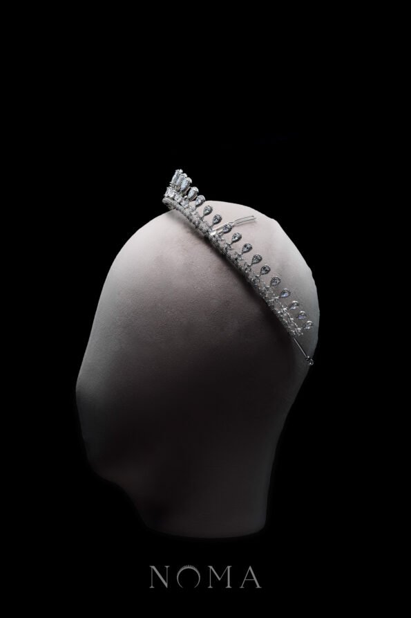 WDC-202000009-Pear-Elegance-Crown-Rhodium-White-Gold-2