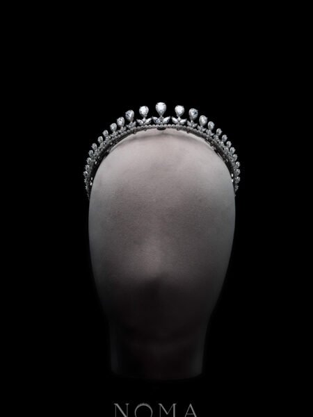 Pear Elegance Crown - Rhodium White Gold