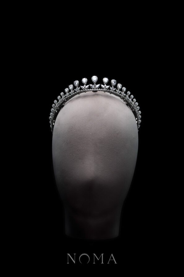 WDC-202000009-Pear-Elegance-Crown-Rhodium-White-Gold