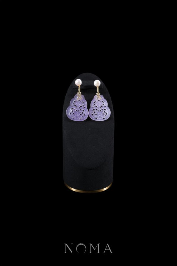JJW-202300020-Carved-Floral-Gourd-Jade-with-Pearl-Earrings-18k-Yellow-Gold-Purple-Jade