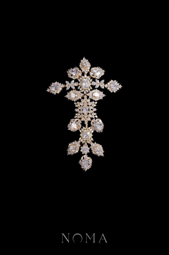 ACC-202300082-Royal-Art-Elongated-Arrangement-HairvineBrooch-18k-Yellow-Gold