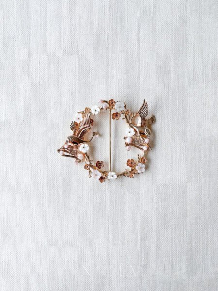 Crane Cloud Round Buckle - Gold, Pink