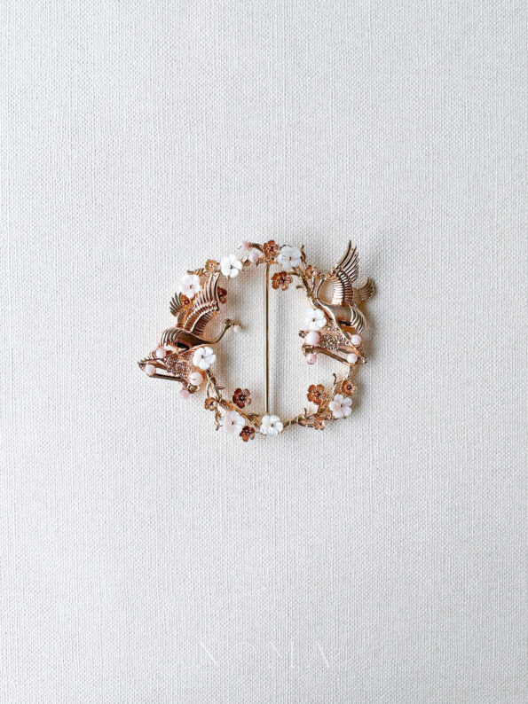 CHN-202100089-Crane-Cloud-Round-Buckle-Gold-Pink