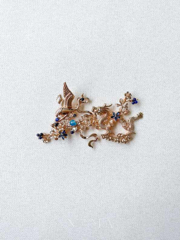 CHN-202200125-Dragon-and-Crane-Heaven-Hairvine-Gold-Sapphire-Left