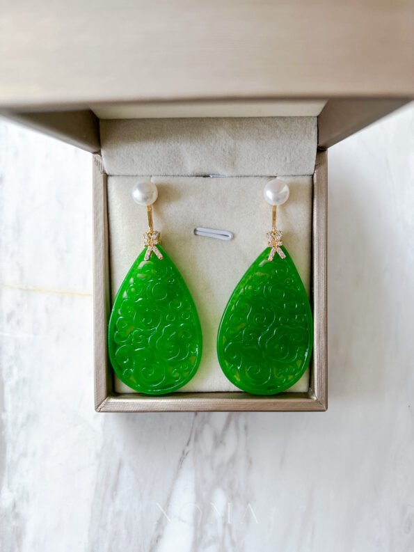 JJW-202200022-Carved-Teardrop-Large-Jade-with-Pearl-Earrings-18k-Yellow-Gold-Jade