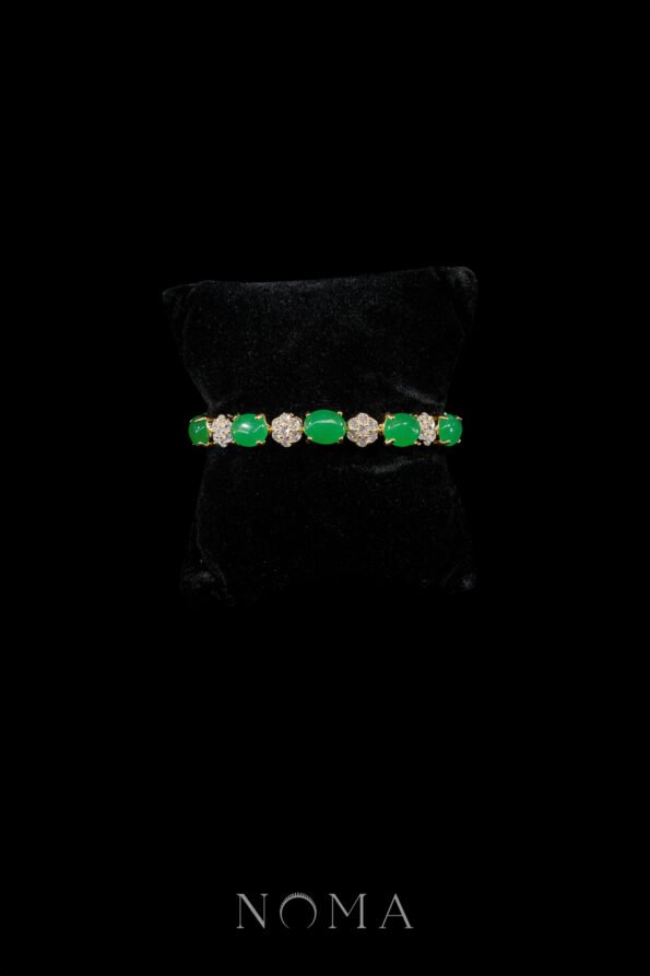 JJW-202300044-Superior-Oval-Jade-Mix-Round-Paved-Bracelet-18k-Yellow-Gold-Jade