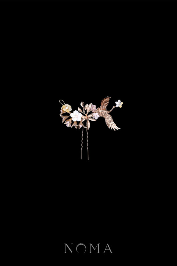 CHN-202300044-Crane-Orchid-Garden-Hairvine-Gold-Right