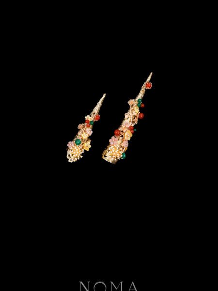 Floral Decorated Nail Armor Set - Gold, Red (2 pcs)
