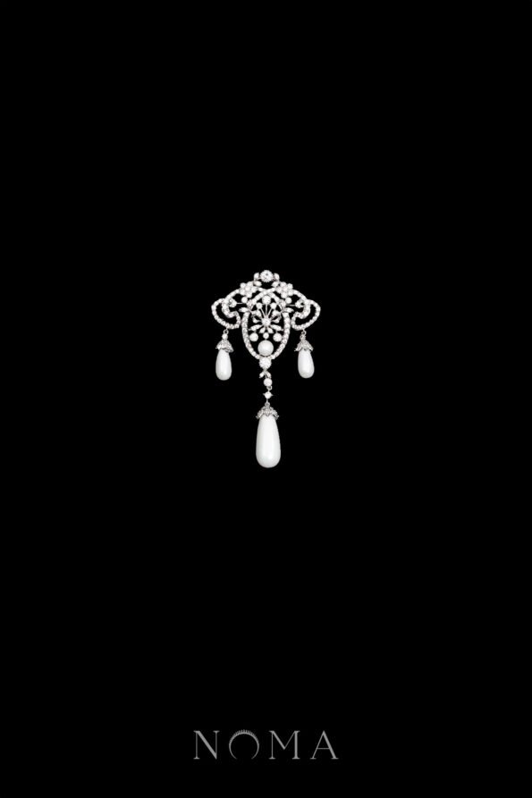 DJW-202400025-Ornamental-Baroque-Drop-Pearl-Brooch-Rhodium-White-Gold-White-Pearl