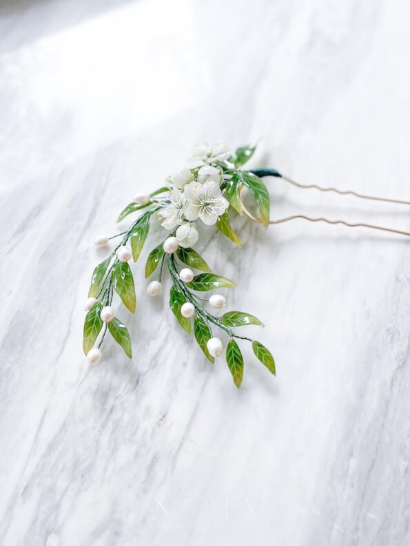 FLR-202200016-HS-Gardenia-Hairpin-Gold-Green-3