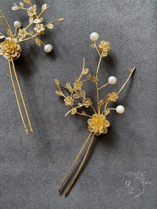 925-202000001-Floral-Harmony-Hairpin-Pair-18k-Yellow-Gold-1-pair-1