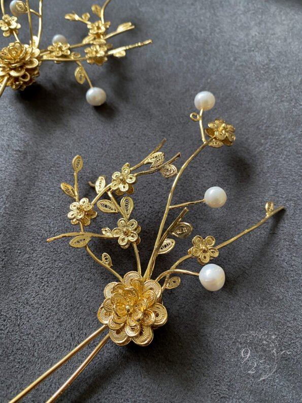 925-202000001-Floral-Harmony-Hairpin-Pair-18k-Yellow-Gold-1-pair-2