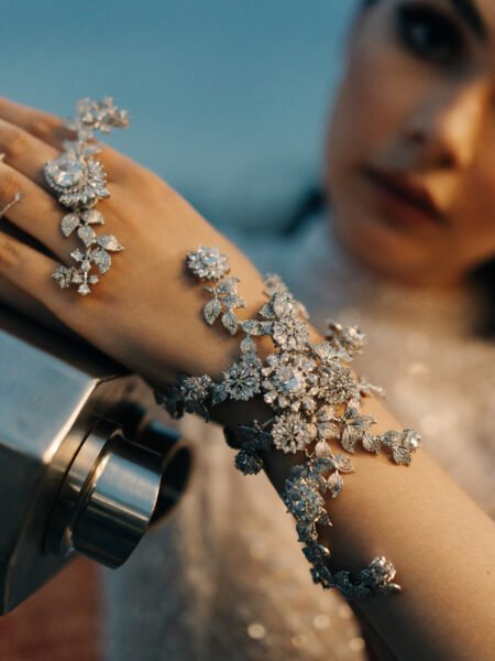 1001 Nights Handcuff - White Gold