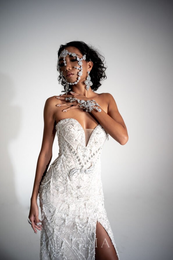 ACC-202200030-Squared-Geometry-Full-Face-Headpiece-White-Gold-5