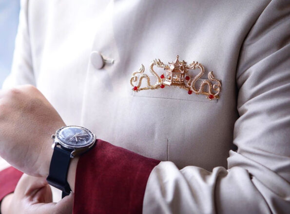 CHN-201900015-Twin-Dragon-Pagoda-Brooch-Gold-Red-1