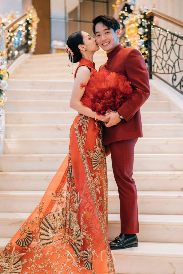 CHN-202100008-Crimson-Rooster-Feather-Fan-Gold-6