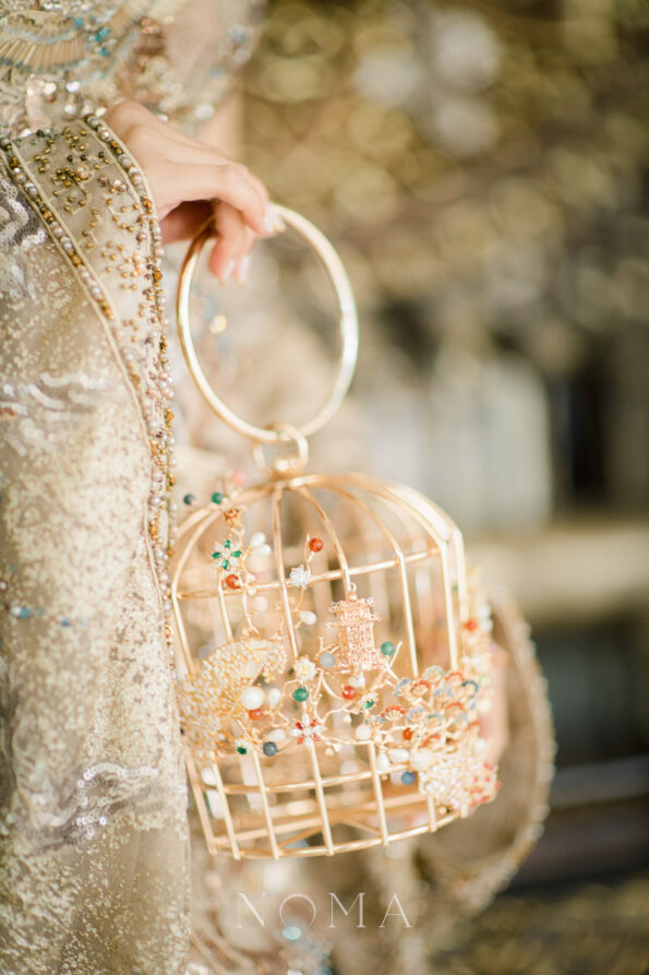 CHN-202300039-Chinese-Scenery-Birdcage-Clutch-Gold-5