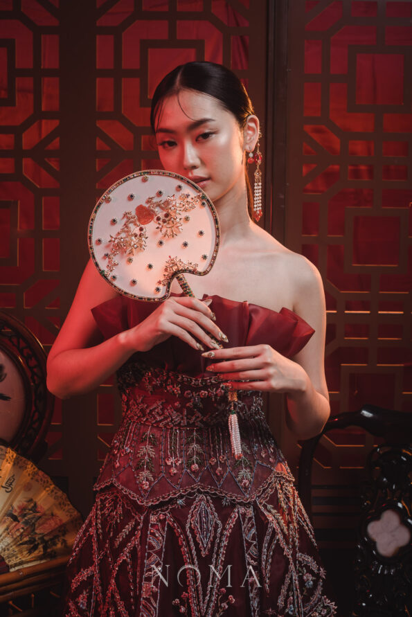 CHN-202300047-Emperor-Dragon-Orchid-Gems-Fan-Gold-3